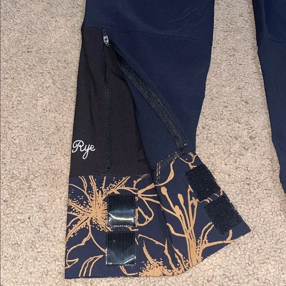 Wild Rye Freyah Mountain Bike MTB Performance Pant Navy Blue Floral Lily 6 - Picture 4 of 9